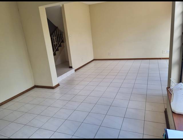 5 BEDROOM TOWNHOUSE FOR SALE IN GLENWOOD